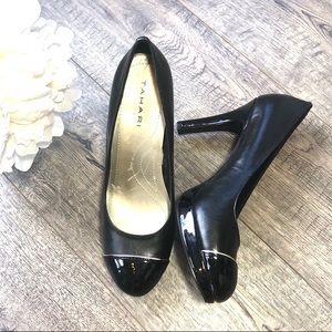 Tahari Laurie Cap Toe Platform Pump